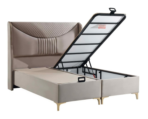 Postelja z vzmetnico polepša katero koli sobo.