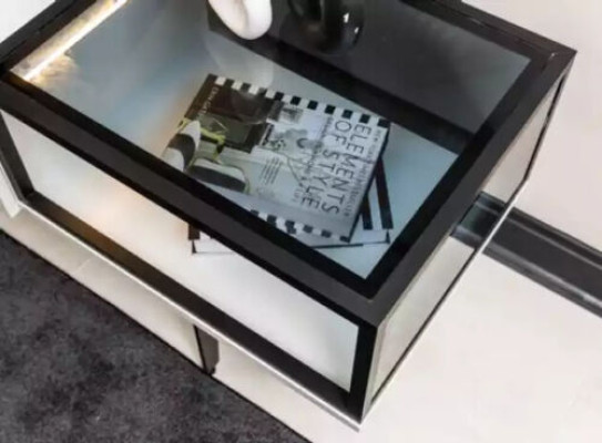 Ein unvergleichlicher TV-Schrank und Regale im minimalistischen Stil