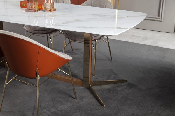 Luxus Esstisch Italienische Designer Möbel Einrichtung Tisch mit 4 Stühlen