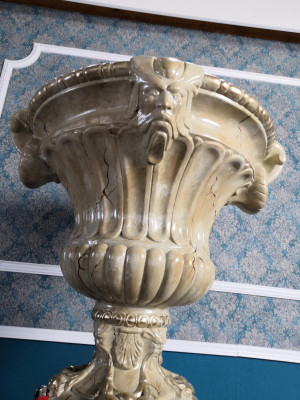 XXL Vase Tisch Dekoration Deko Vasen 69cm Antik Stil Skulptur Figur Kelch Rom