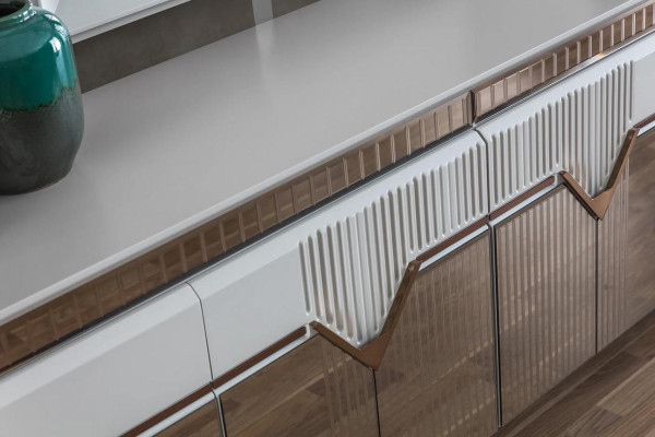 Designer Esszimmer Set Besteht aus 2tlg. Sideboard Spiegel Kommode Silber