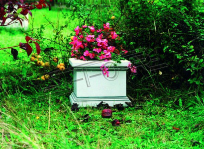 Blumenkübel Pflanz Kübel Natur Dekoration Figur Vasen Garten Blumentöpfe