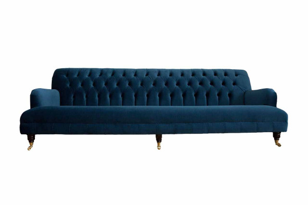Luxuriöses Designersofa im Chesterfield-Stil mit vier Sitzplätzen in der Farbe Blau
