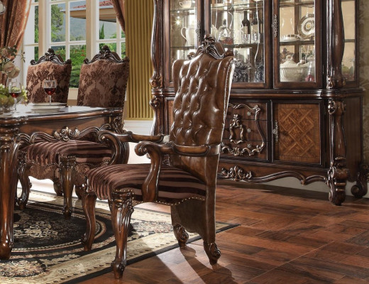 Klassischer Brauner Chesterfield Sitzer Exklusiver Lederstuhl Barock-Stil Sitzmöbel