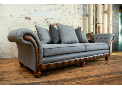 Klassische Chesterfield Design Sofa 4 Sitzer Couch Polster Luxus Textil Couchen