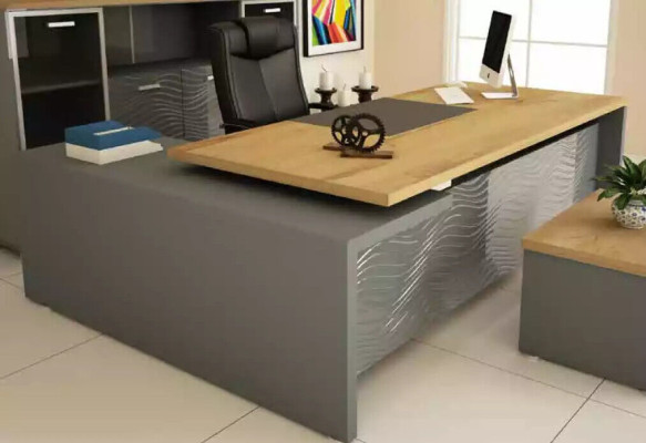 Moderner Büroschreibtisch - Hochwertige Büromöbel für effizientes Arbeiten