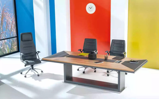 Komfortabler stilvoller Konferenztisch Schreibtisch Büromöbel Holz