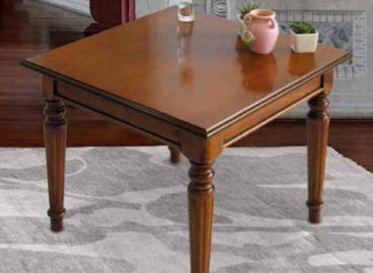 Stilvoller klassischer Kaffeetisch in Braun mit gedrechselten Beinen