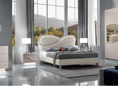 Schlafzimmer Set 5tlg. Luxus Bett 2x Nachttisch Kommode Kleiderschrank Holz Neu