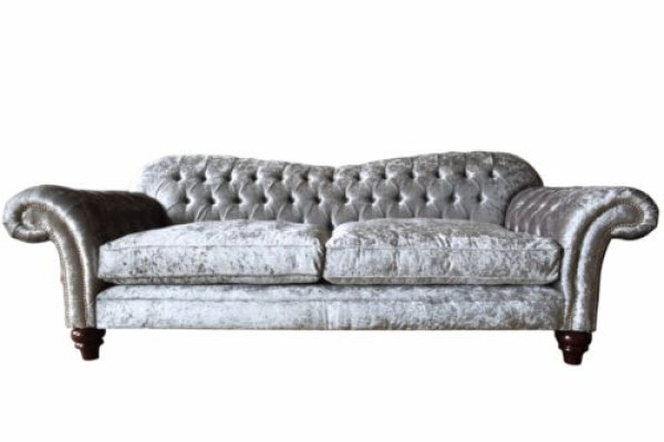 Luxuriöses klassisches Chesterfield-Sofa mit drei Sitzplätzen in Grau 