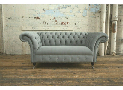 Chesterfield Luxus 2 Sitzer Couch Polster Sofa Textil Stoff Couchen Garnitur Neu