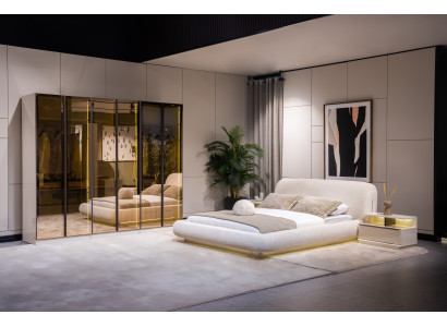 Luxuriöse Schlafzimmer Möbel Polsterbett Nachtkonsolen Glasschrank 4tlg