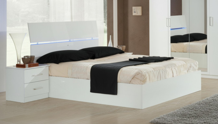 Doppelbett Bett 2x Nachttische Holz Design Betten Modern Stil 3tlg. LED Licht
