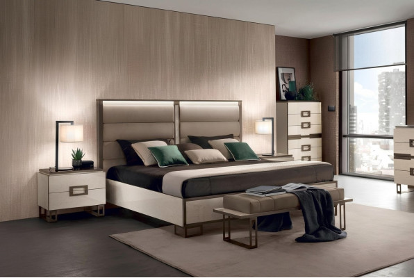 Bett Polster Klassische Doppelbett Holz 180x200cm Betten Hotel Schlafzimmer Neu
