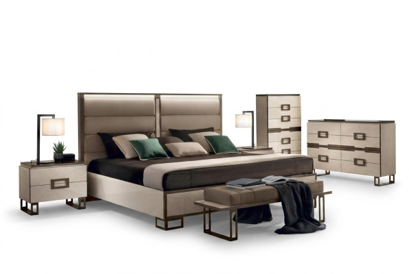Bett Polster Klassische Doppelbett Holz 180x200cm Betten Hotel Schlafzimmer Neu