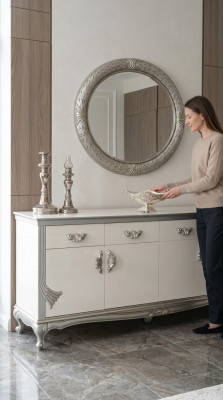 Weißer Kommode mit praktischen Schubladen und eleganten Regalen