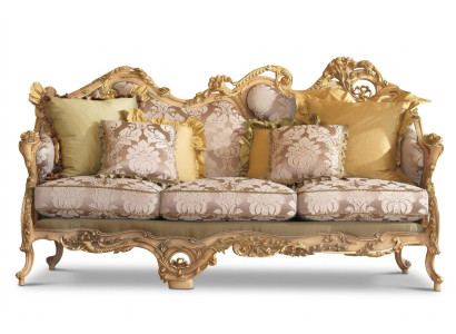 Klassisches Chesterfield-Sofa mit handgeschnitzten Details