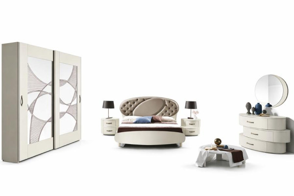 Garnitur Set 7tlg. Schlafzimmer Bett Nachttisch Kommode Spiegel Kleiderschrank