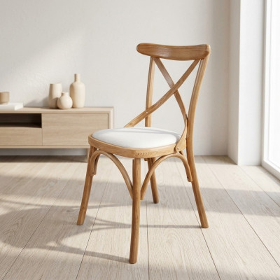 Ein Holzstuhl mit einem weichen Sitz und einem runden Rücken für Ihr Esszimmer