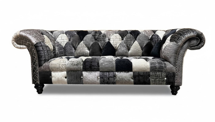 Luxuriöses Samtsofa im Chesterfield-Design mit bunten Karos 
