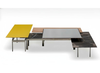 Moderner grauer Couchtisch aus Metall im eleganten Design