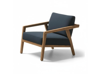 Eleganten in minimalističen stol. Udoben. Modern.