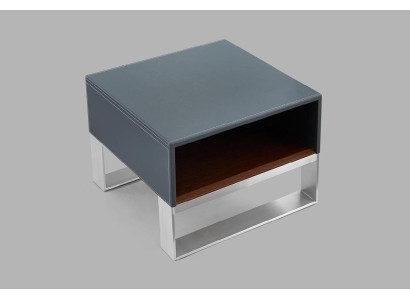 Moderner Beistelltisch aus MDF und Edelstahl in neutraler Farbe