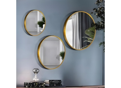 Exquisites Set aus drei Spiegeln mit goldenem Rahmen in verschiedenen Größen